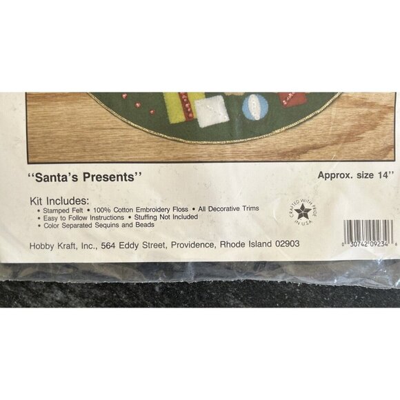 Hobby Kraft #9234 Felt 14" Mini Tree Skirt Embroidery Kit Santa's Presents NEW - Picture 3 of 4